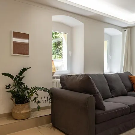 Spacious Apartment In Hemholtzkiez Prenzlauer Berg For 8 People Hiddenseer Berlin Exterior photo