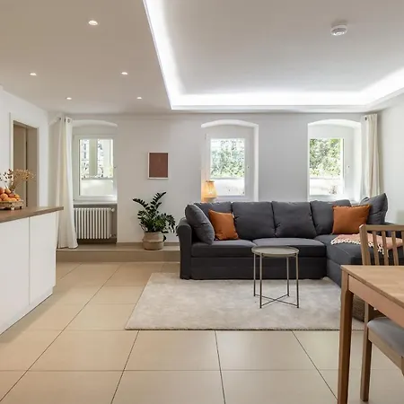 Spacious Apartment In Hemholtzkiez Prenzlauer Berg For 8 People Hiddenseer Berlin Exterior photo