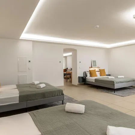 Spacious Apartment In Hemholtzkiez Prenzlauer Berg For 8 People Hiddenseer Berlin Exterior photo