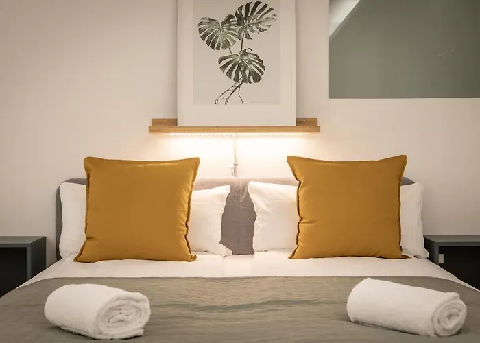 Spacious Apartment In Hemholtzkiez Prenzlauer Berg For 8 People Hiddenseer